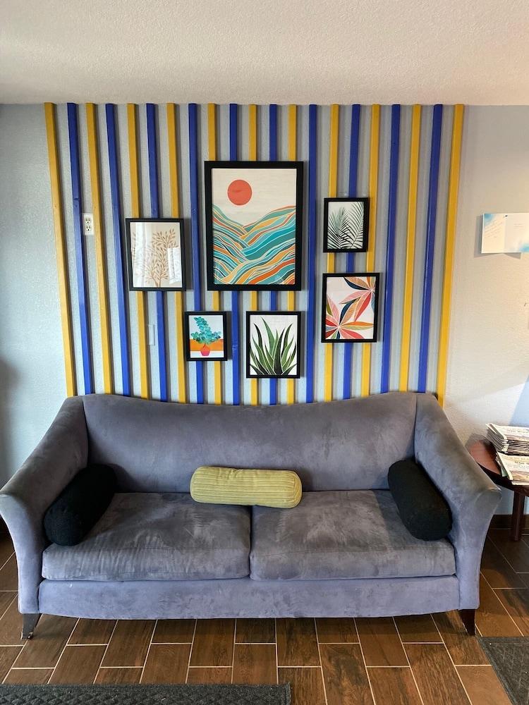 American Inn Cedar Rapids South エクステリア 写真