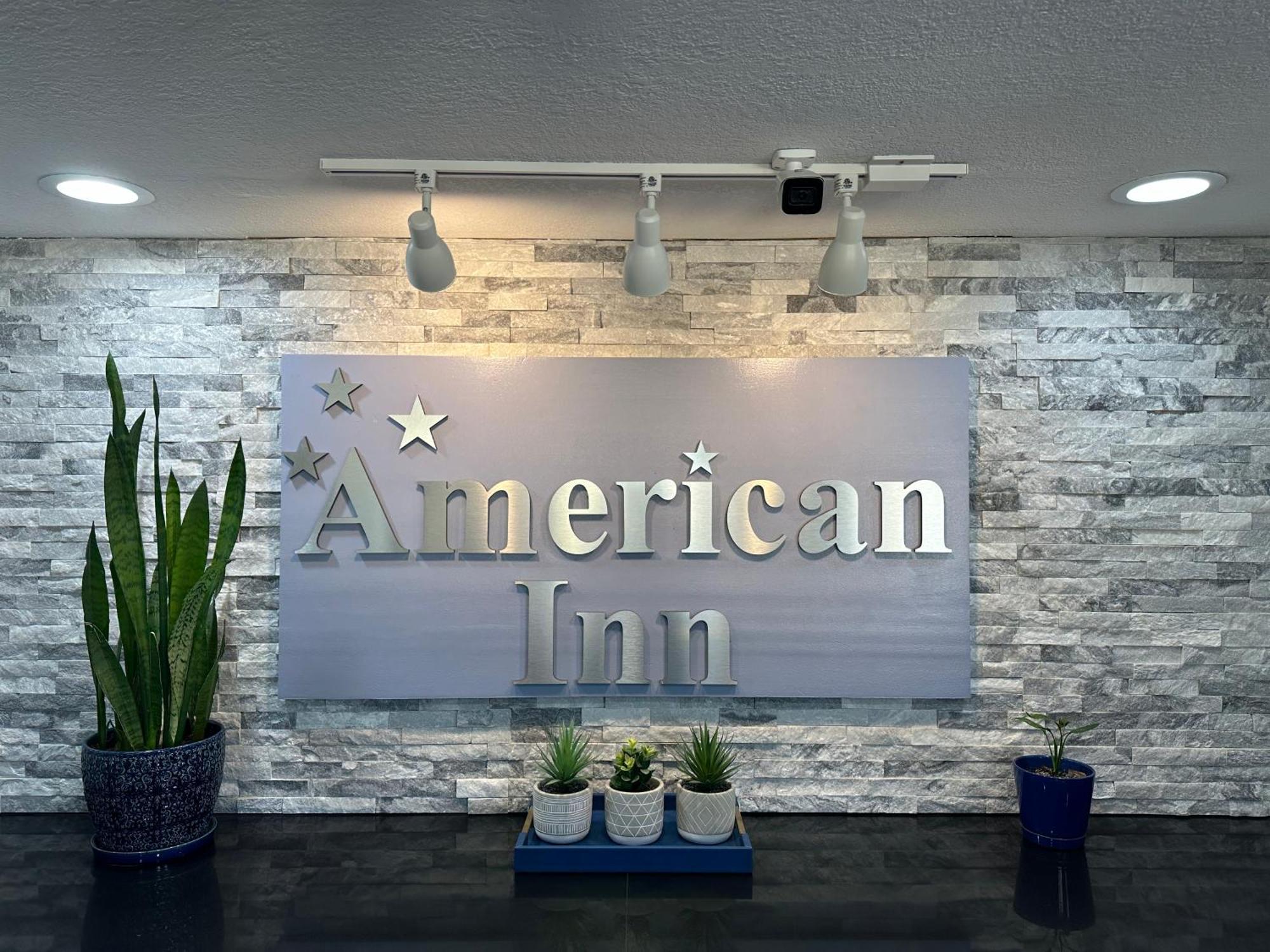 American Inn Cedar Rapids South エクステリア 写真